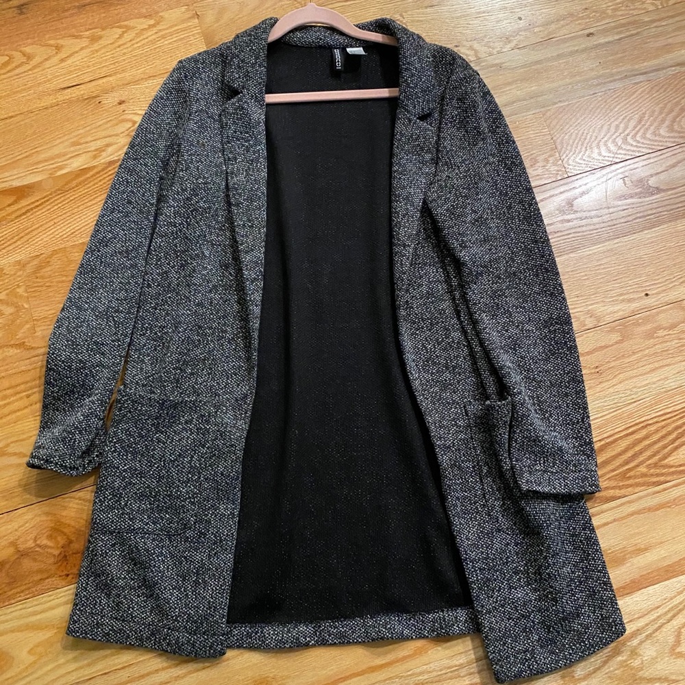 Adorable grey blazer with pockets from H&M